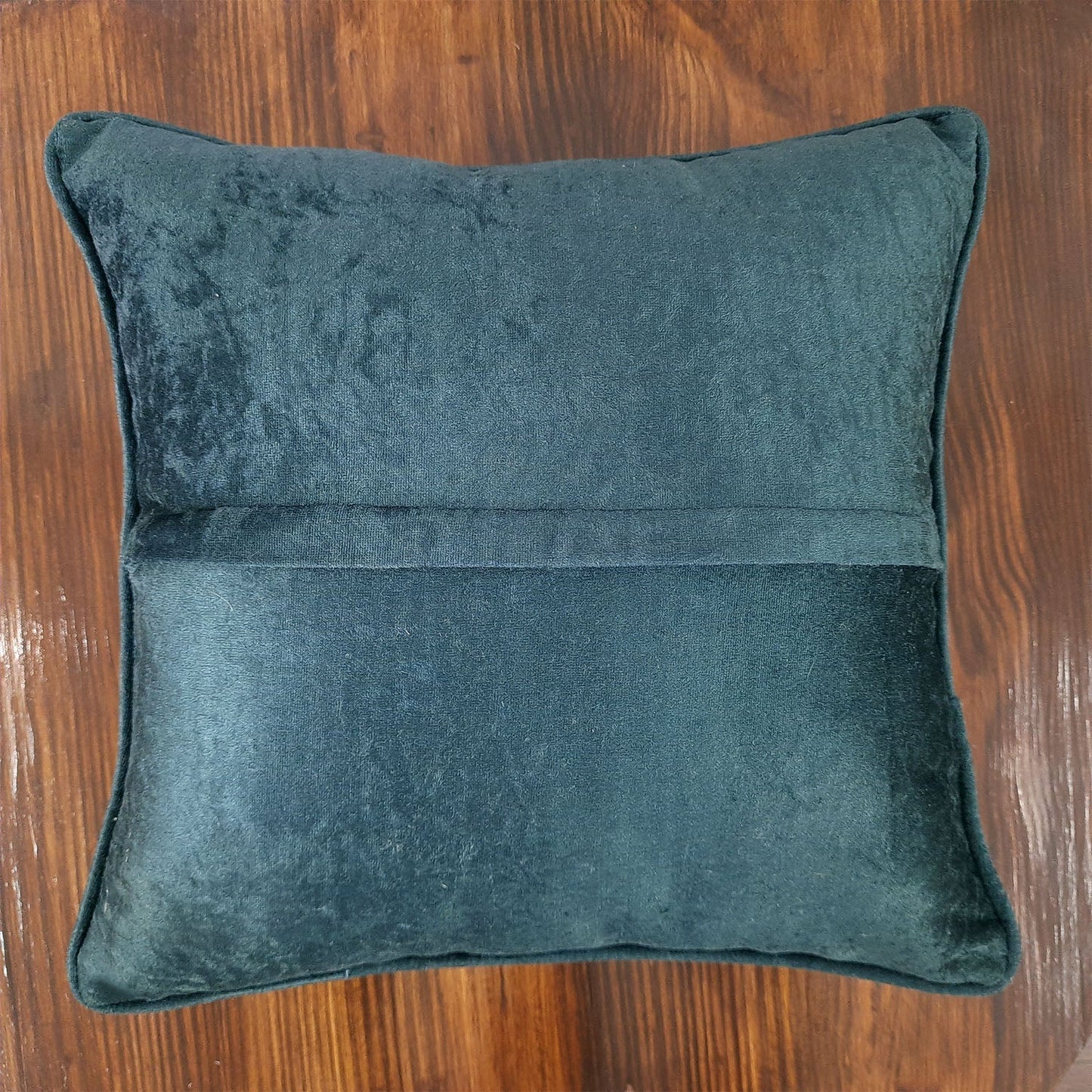 Cushion Cover – Beautiful Traditional Design – 40cm x 40cm (~16″ x 16″)