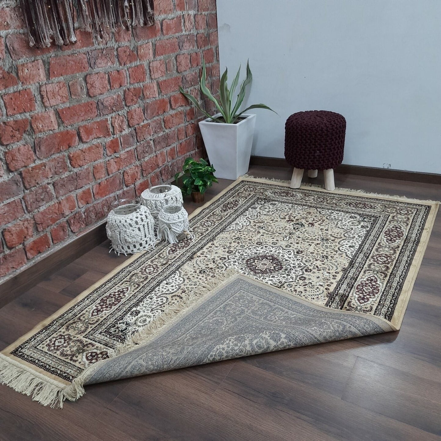 Persian Rugs – Premium Silk Carpet – 120cm x 180cm (~4×6 Feet)-Avioni