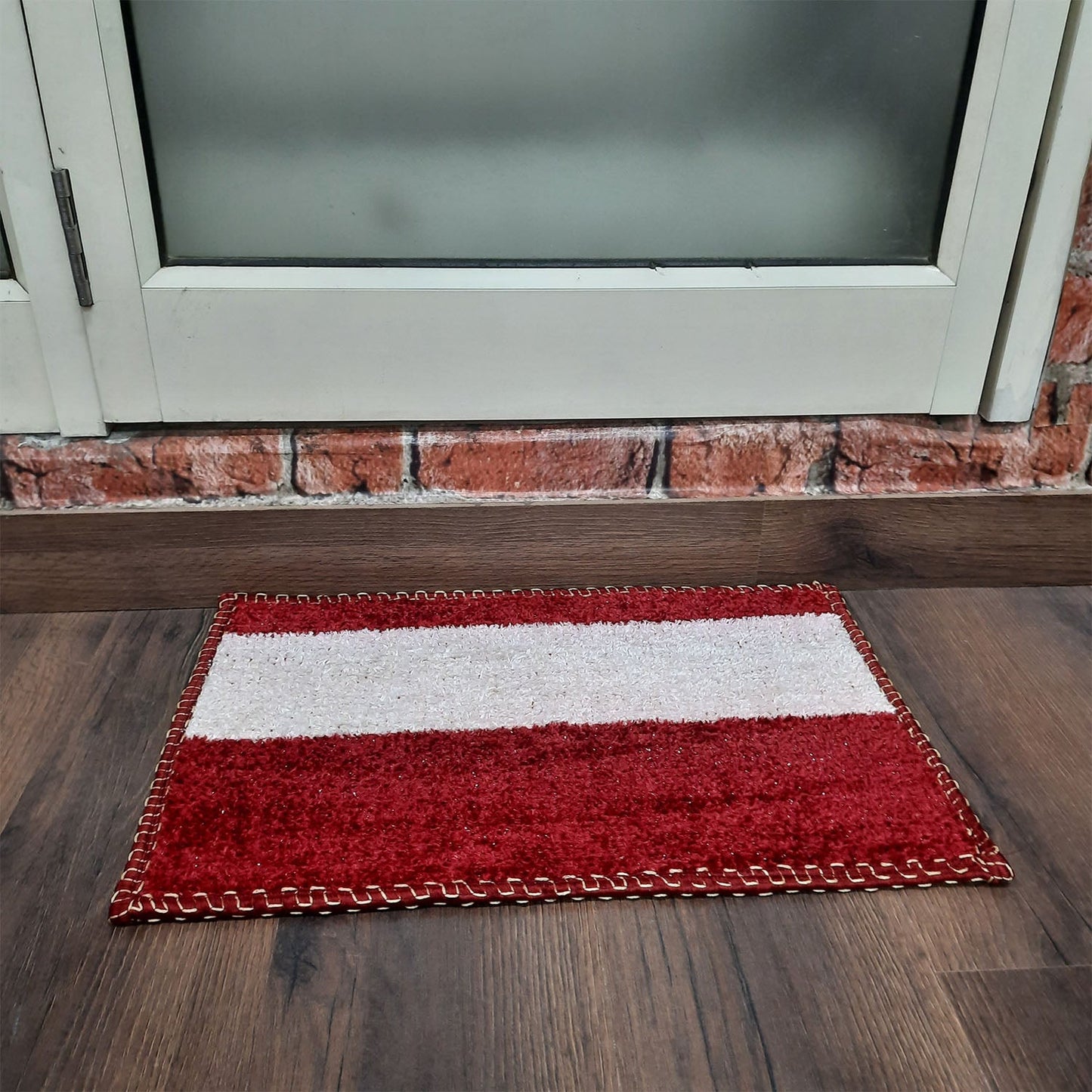 SET OF FOUR | Avioni SlipToGrip Universal Doormat | Red & White, Size 35cm x 55cm | Anti Slip, Durable & Washable | Outdoor & Indoor