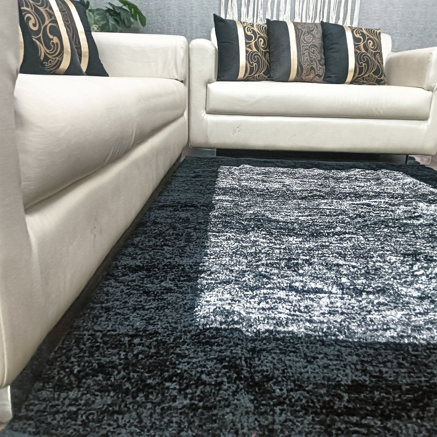 Avioni Handloom Cut Shuttle Rugs / Heavy Durry by Master Artisans | Feather like Luxurious Silk Soft Touch | Home Washable | Border Design in Black and White | Reversible