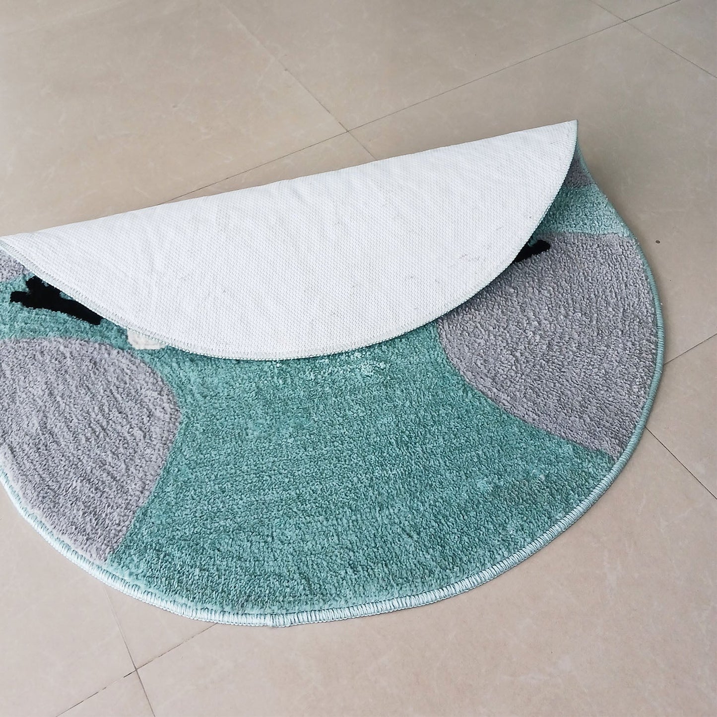 Earth Hug Me Soft Kids Rug for Nursery & Playroom - Washable and Anti Slip Backing- 90 cm x 90 cm