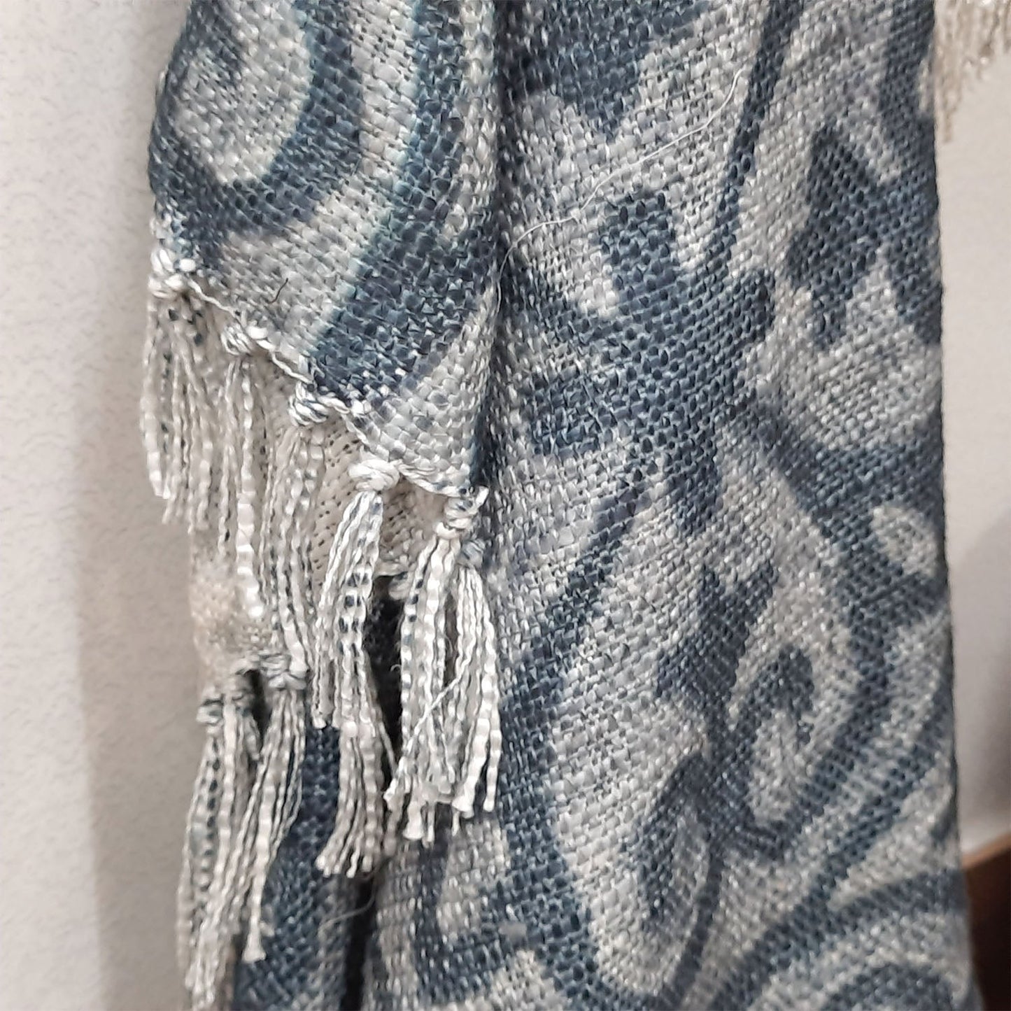 Avioni Beautiful Soft Sofa Throw | Grey & White Double Side Design | Virgin Premium Polyester Slub Handloom Sofa Throw