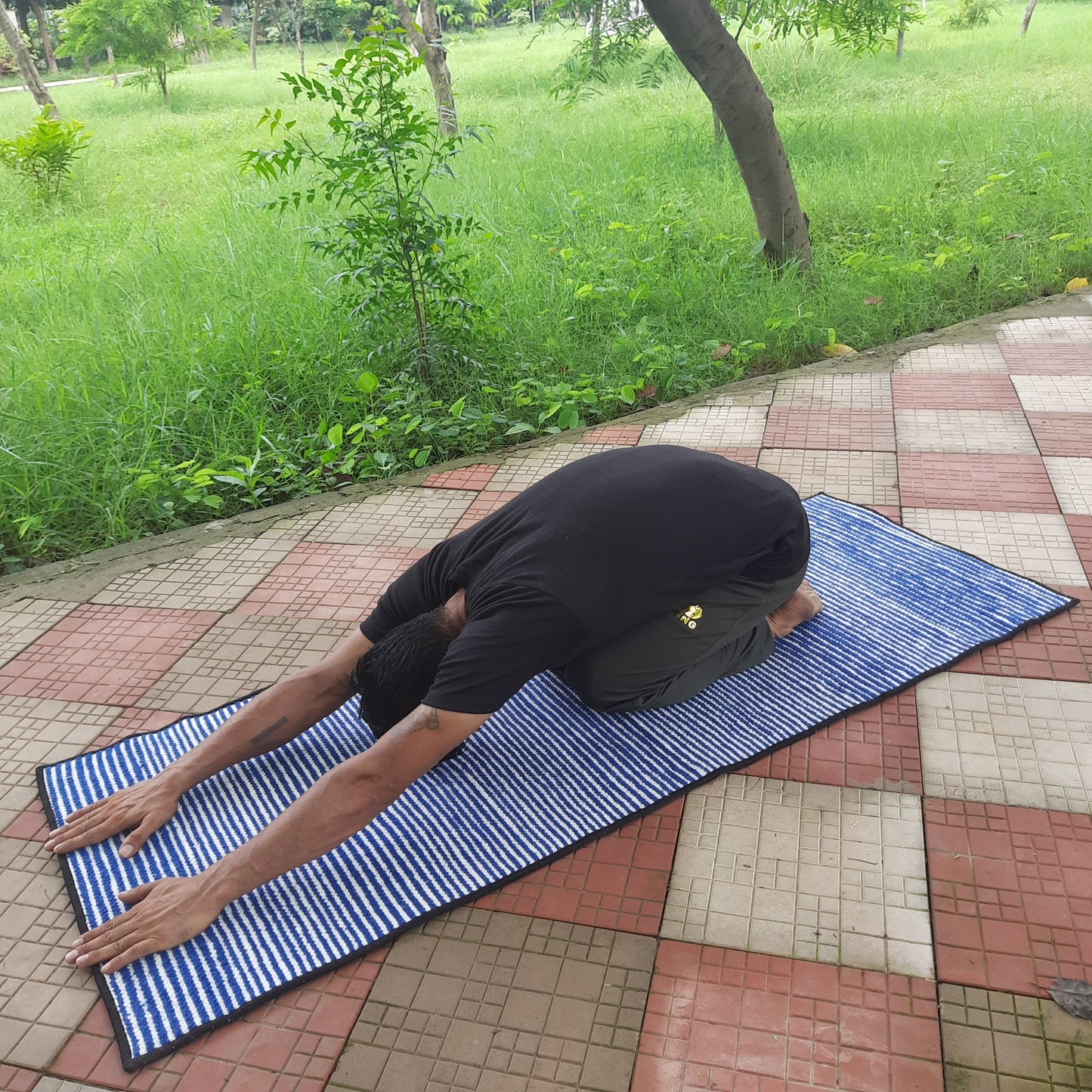 Avioni Luxury Soft Premium Chenille Stripe -Blue & White- Yoga Mat 60cm x 180cm (~2×5.5 Feet)