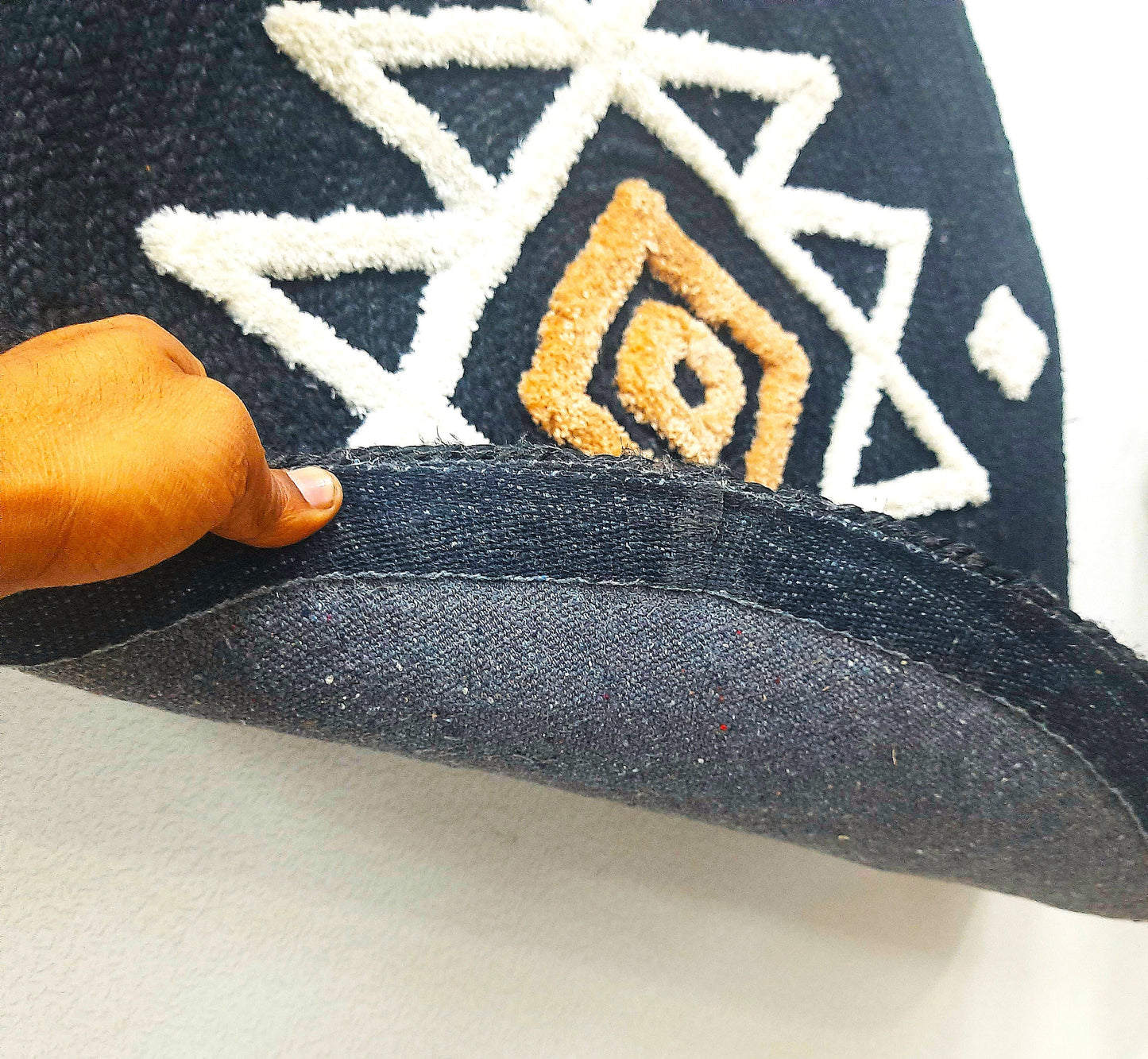 Avioni Boho Wall Decor Collection | Round Handwoven Jute with Tufted Design | Black Base with White & Beige Color Design | Large Wall Art-90 cmsx 90 cms