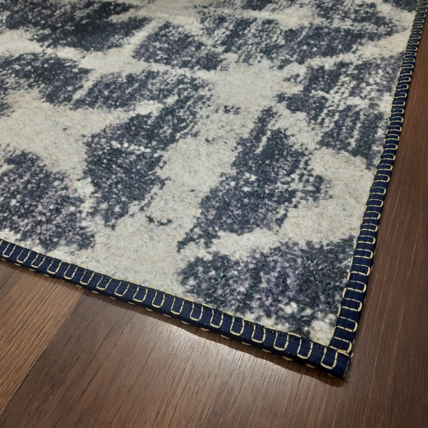 Avioni Faux Silk Carpet for a Stylish and Modern Living Room Vintage theme | Durable and Washable