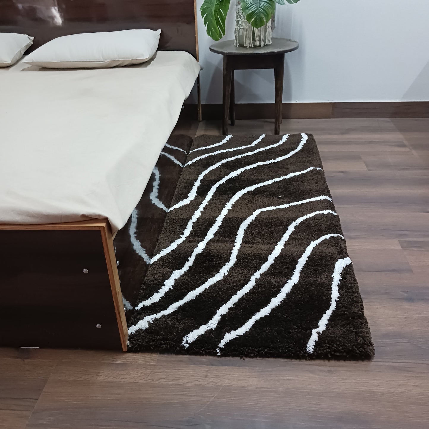 Handloom Shaggy Coffee Carpet With White Wave Design /Bedside Runners by Avioni Home