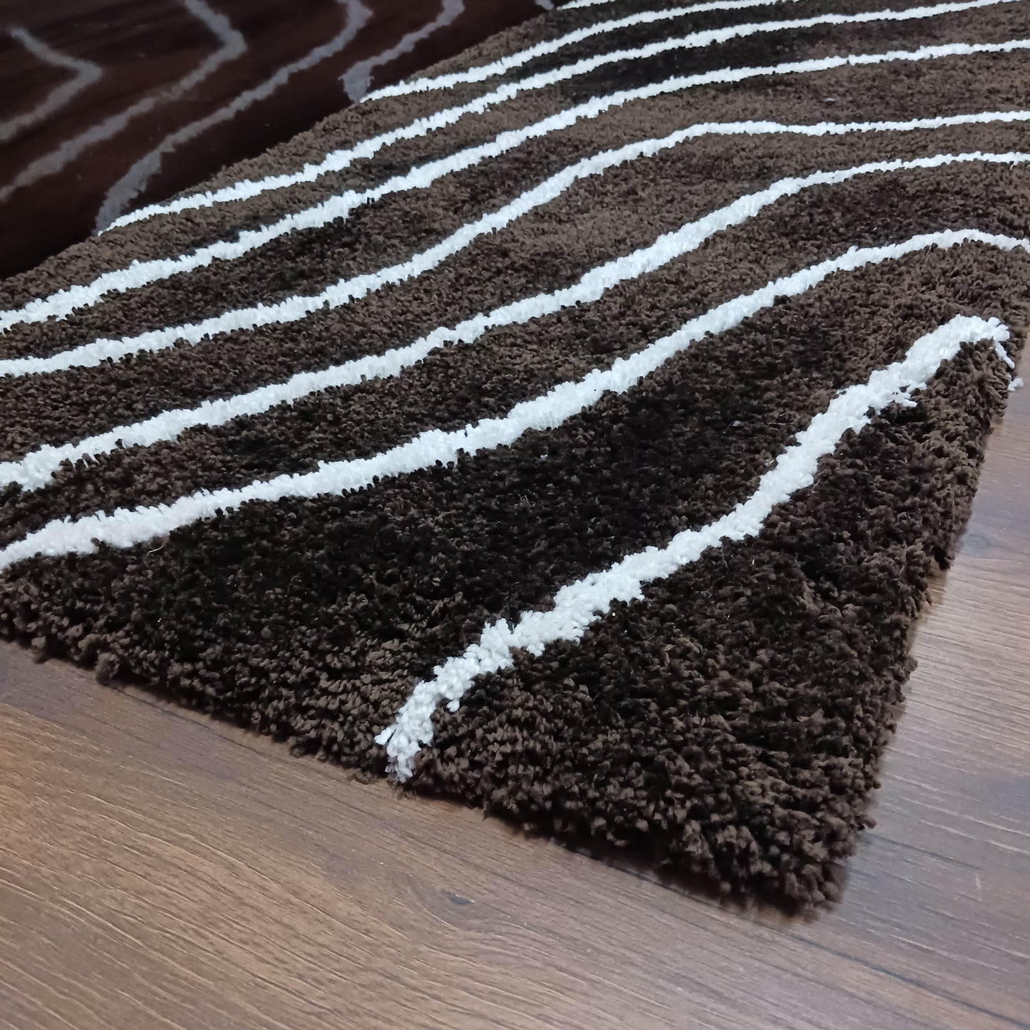 Handloom Shaggy Coffee Carpet With White Wave Design /Bedside Runners by Avioni Home