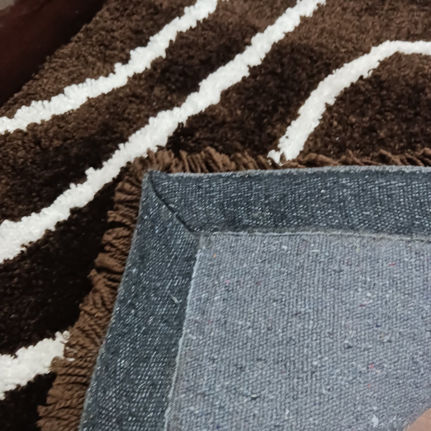 Handloom Shaggy Coffee Carpet With White Wave Design /Bedside Runners by Avioni Home