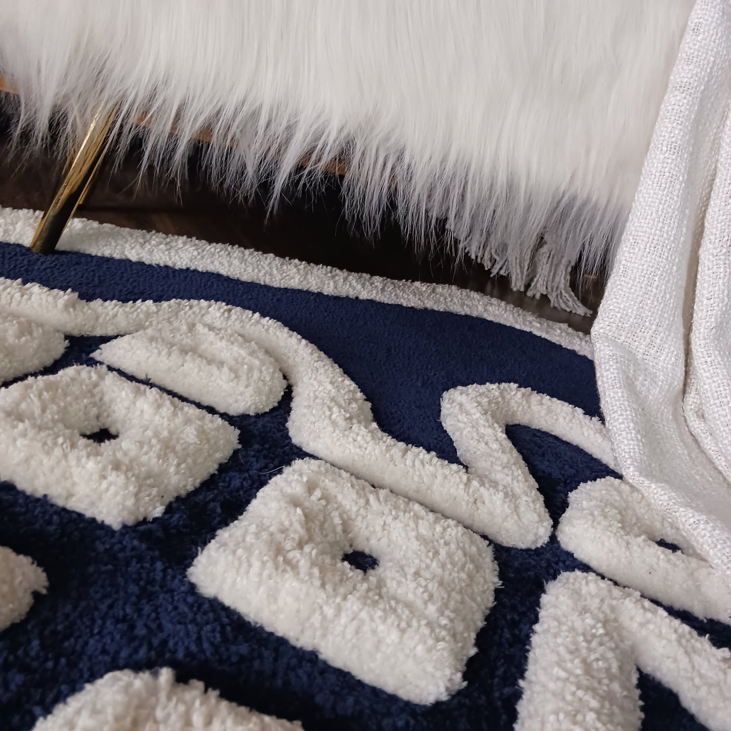 Avioni Luxury Collection- Plush Luxury Navy and White 3D Border Carpet for Living / Bed Room
