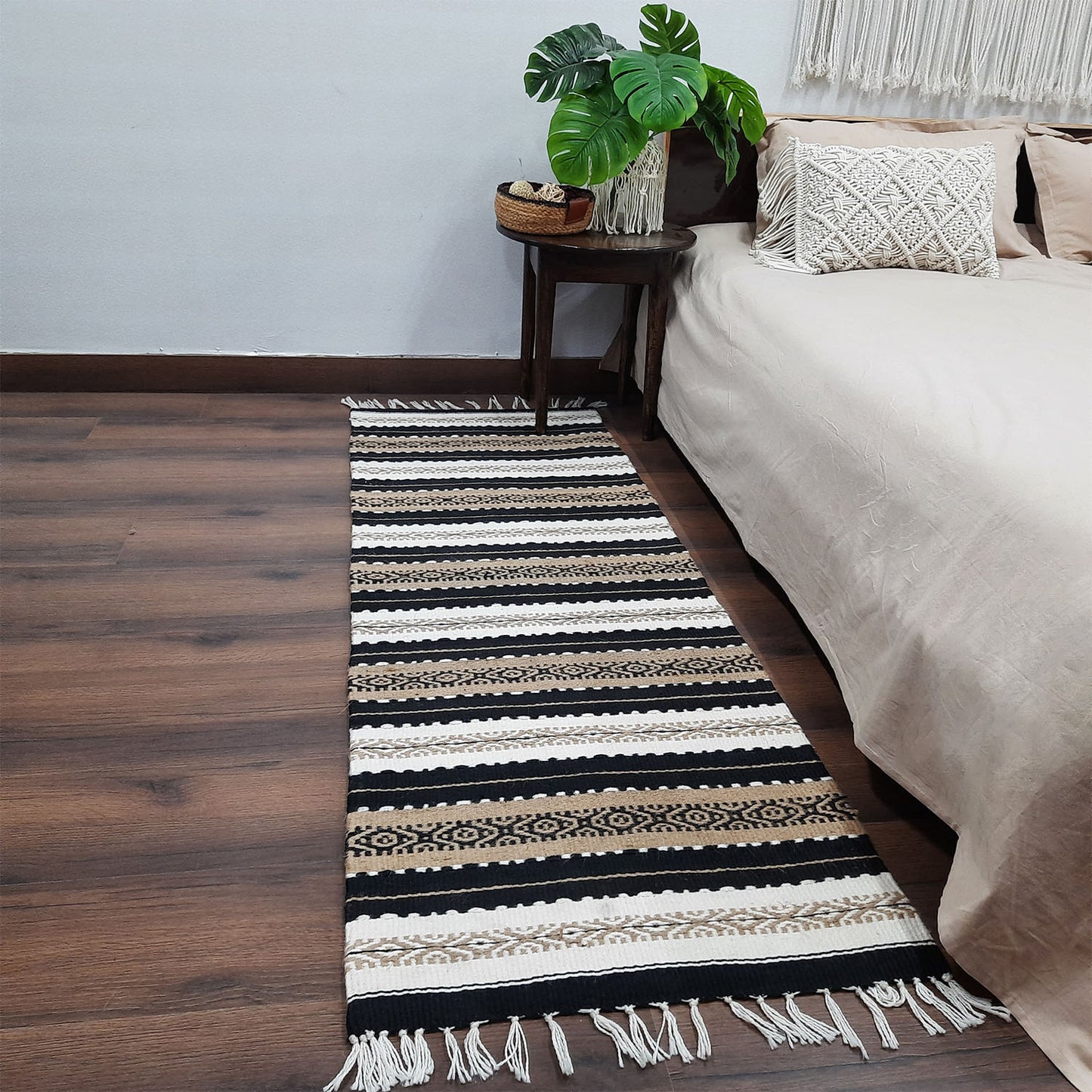 AvioniHome Birchwood Collection : Modern Jute/PET Yarn Handmade Area Carpet | Design: CARJUTPET002-WIBAC
