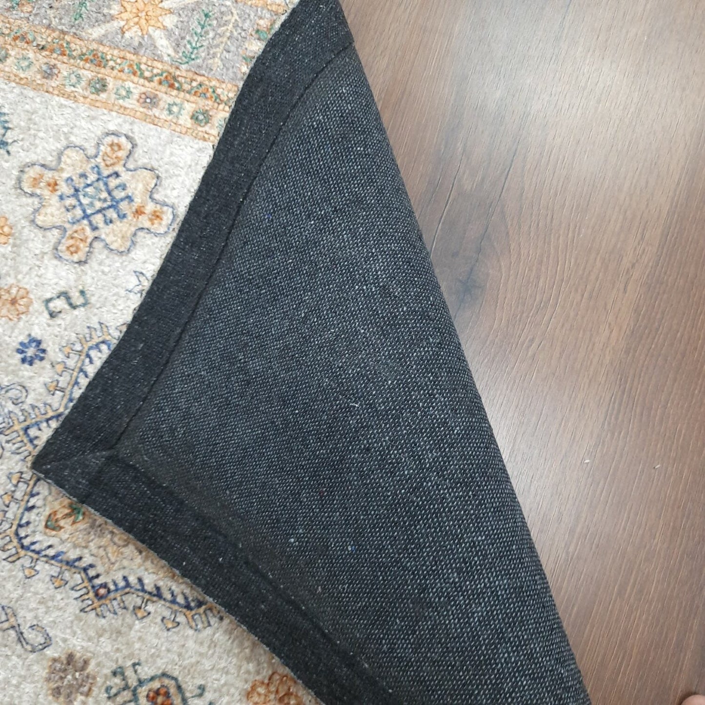 Avioni Carpet – Faux Silk- Neo Persian Collection Evergreen Cream- 90cm x 150cm (~3×5 Feet)