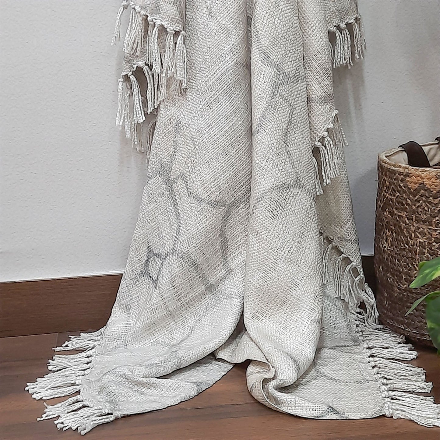 Avioni Beautiful Soft Sofa Throw | A must add to your living room | Modern Design Virgin Premium Polyester Slub Handloom Sofa Throw