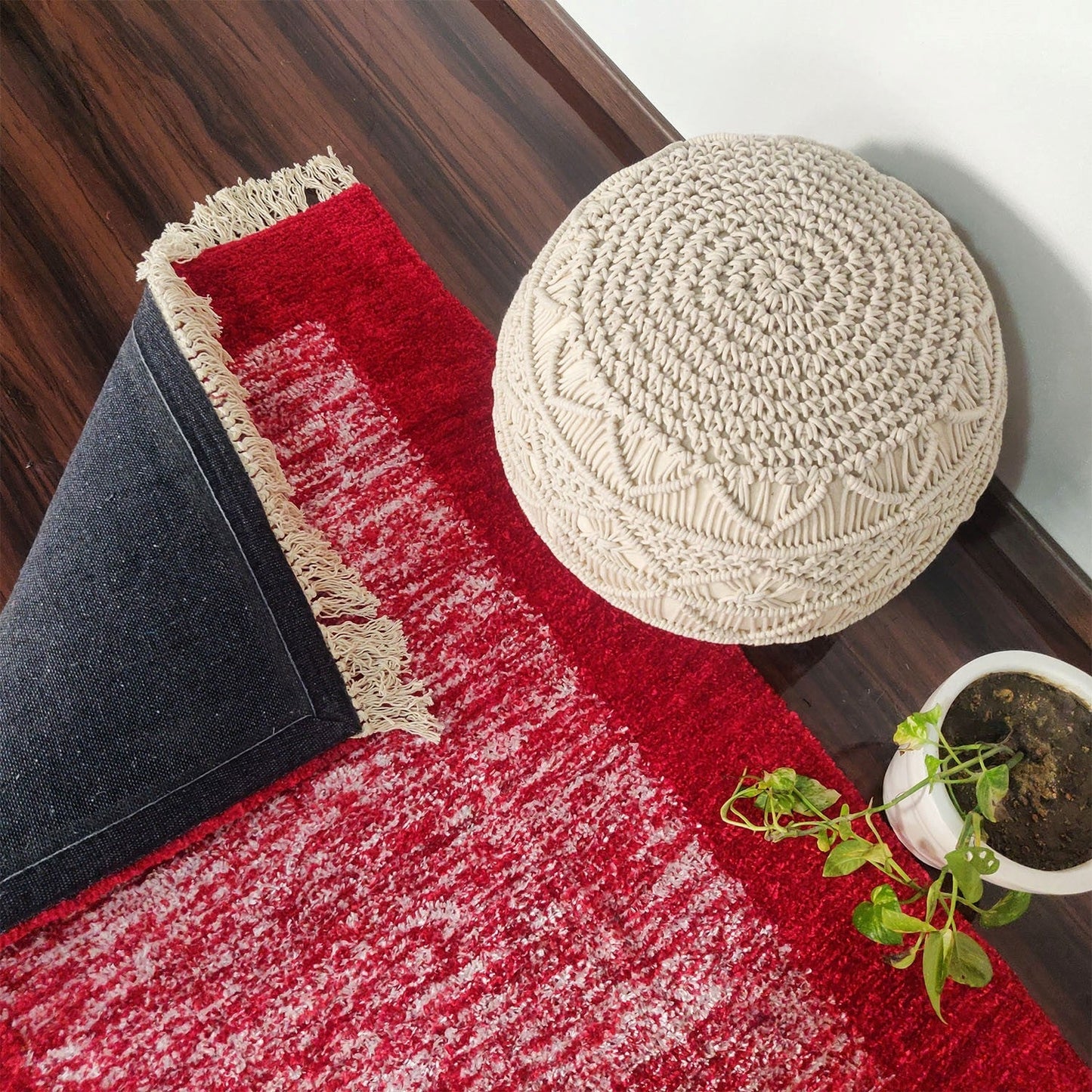 Avioni Carpets for Living Room/Pooja Room – Neo Modern Collection Red And White Carpet/Rug – 90cm x 150cm (~3×5 Feet)