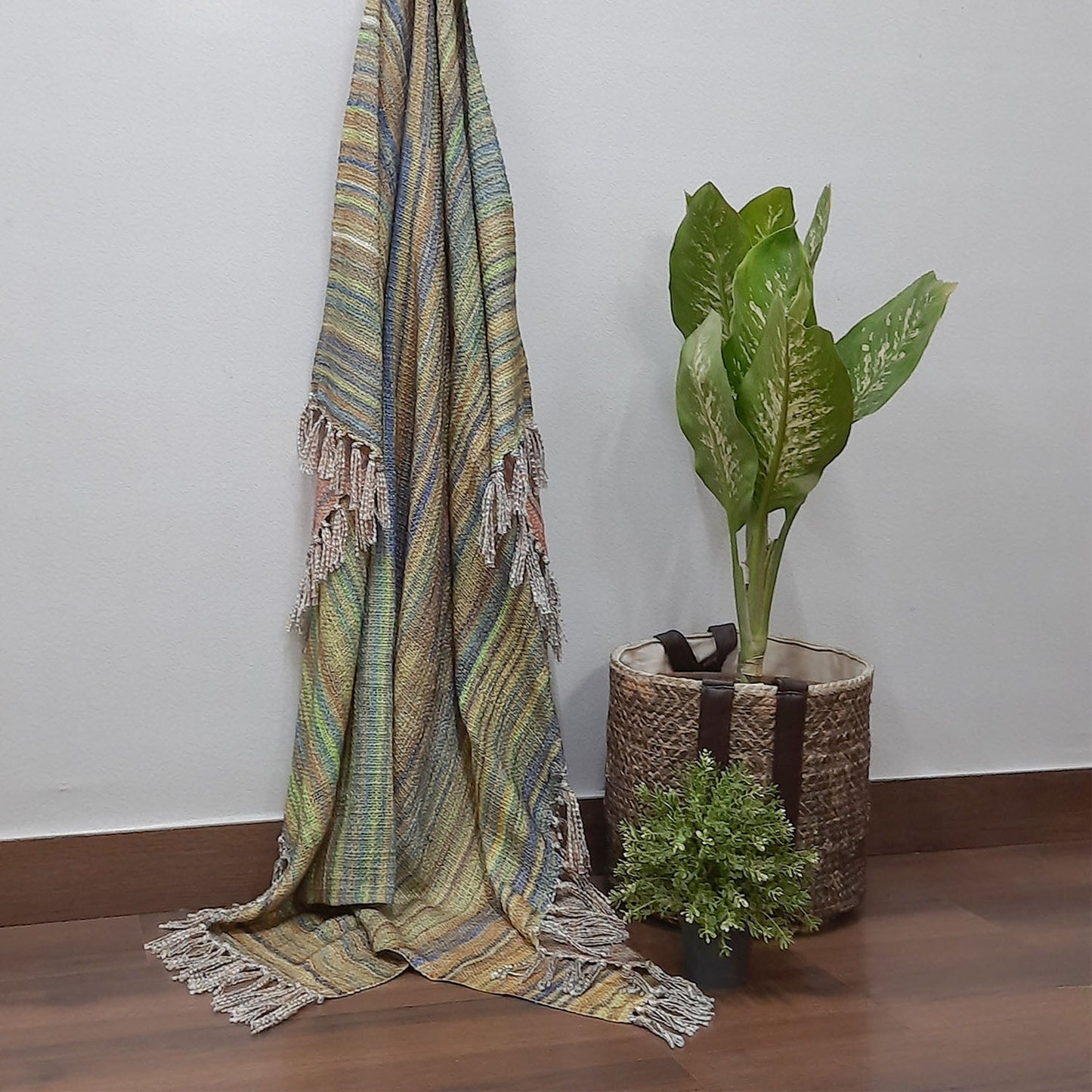 Avioni Beautiful Soft Sofa Throw | Double Design | Virgin Premium Polyester Slub Handloom Sofa Throw