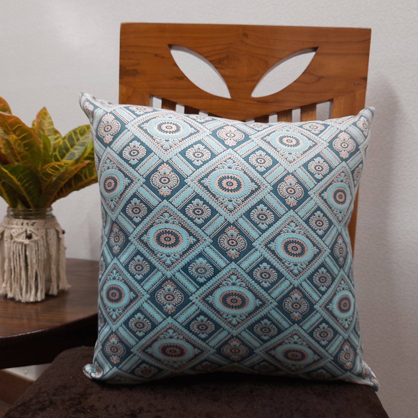 Riviera Collection-Cushion Covers In Glace Cotton For Regular Use –Traditional Design– 40cm x 40cm (~16″ x 16″) – Set of 5