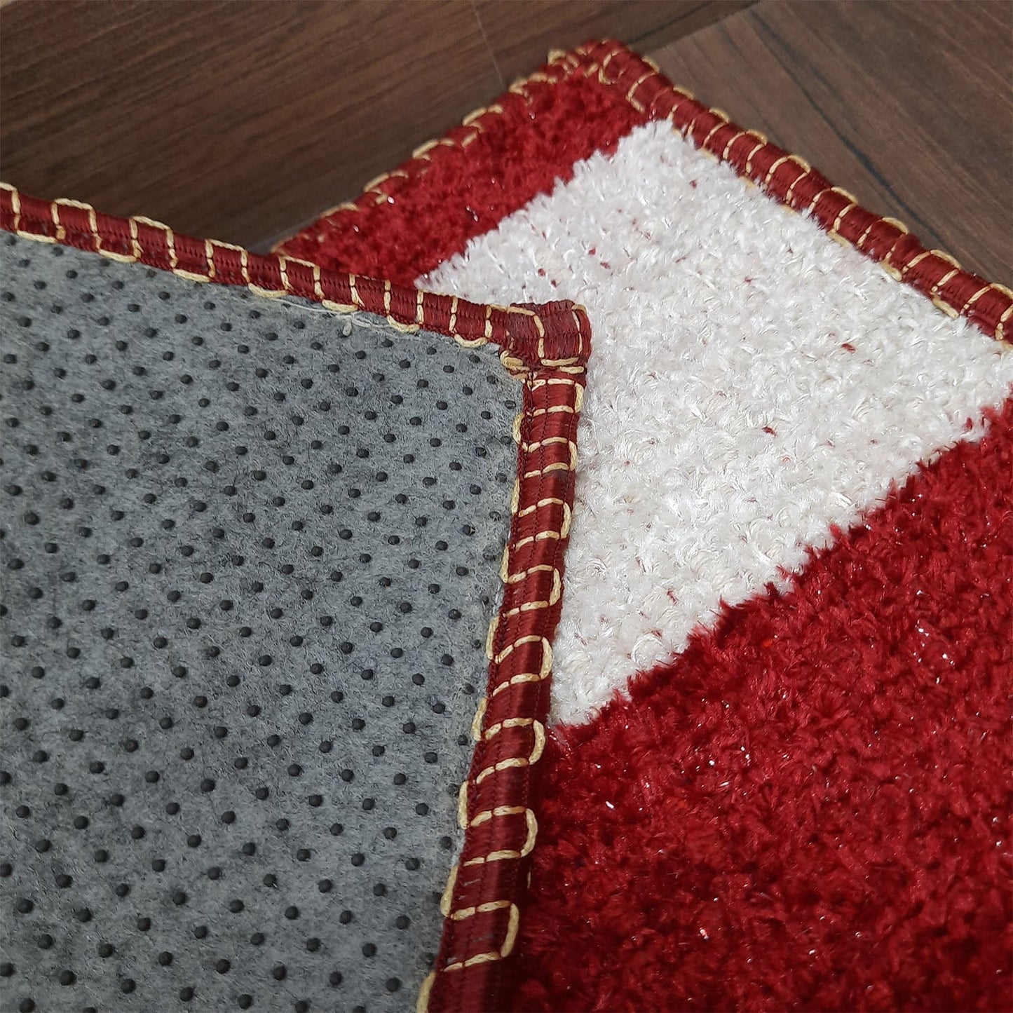 SET OF FOUR | Avioni SlipToGrip Universal Doormat | Red & White, Size 35cm x 55cm | Anti Slip, Durable & Washable | Outdoor & Indoor