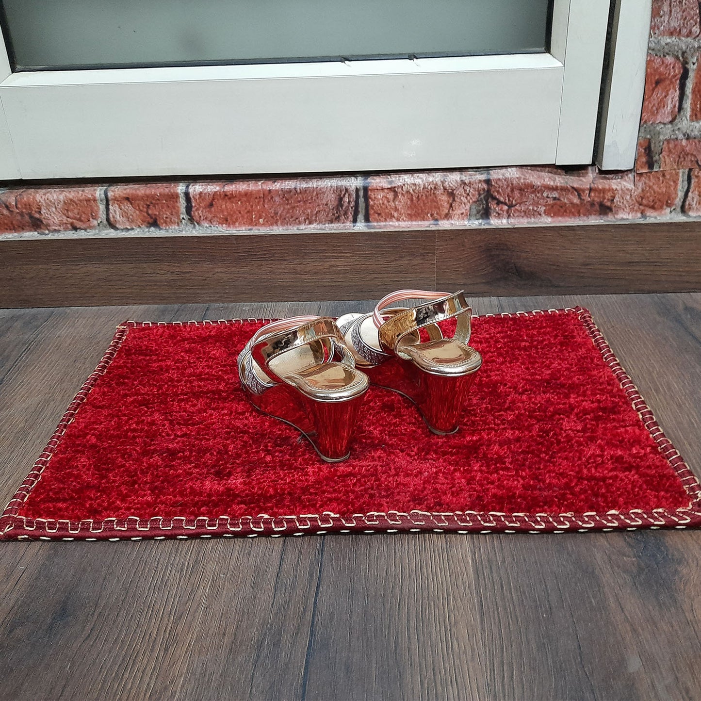 SET OF FOUR | Avioni SlipToGrip Universal Doormat | Red, Size 35cm x 55cm | Anti Slip, Durable & Washable | Outdoor & Indoor
