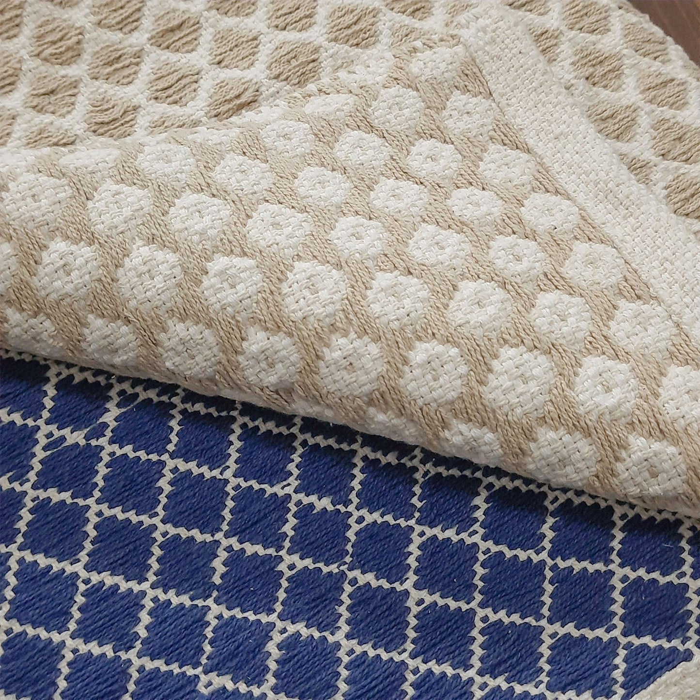 Avioni Contemporary Look Cotton Handloom weaved Floor Rug / Durrie – 90cm x 150cm (~3 feet x 5 feet) – Blue