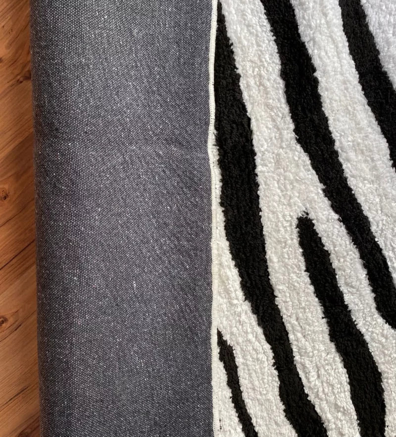 Avioni Atlas Collection- Micro Tiger Design In Black And White|Soft, Easy to Clean