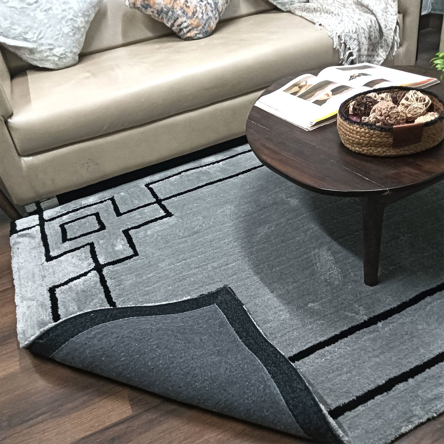 Avioni Luxury Collection- Plush Luxury Grey and Black Tone Carpet with 3d Traditional Design -Different Sizes Shaggy Fluffy Rugs and Carpet for Living Room