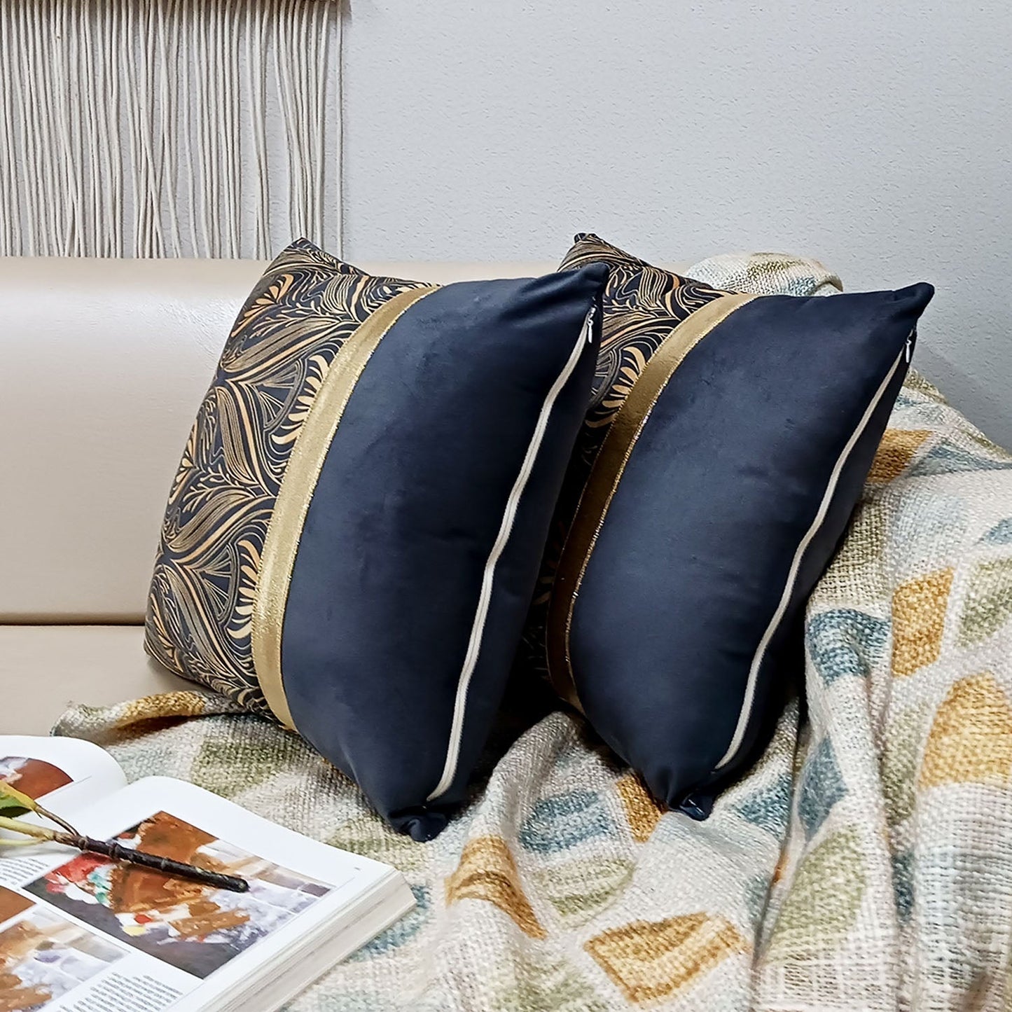 Copy of Cushion Covers Super Soft – Beautiful Golden Touch Black Modern Design  – 40cm x 40cm (~16″ x 16″)