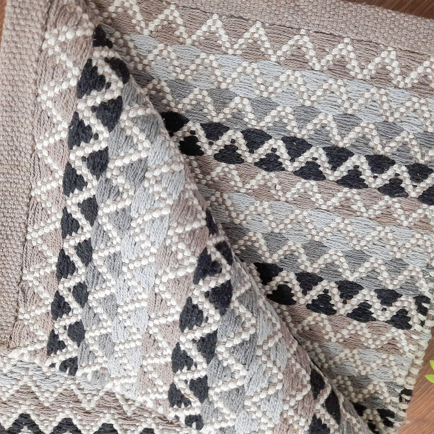 Avioni Lux Handloom Cotton Designer Durries- 90cm x 150cm (~3×5 Feet)