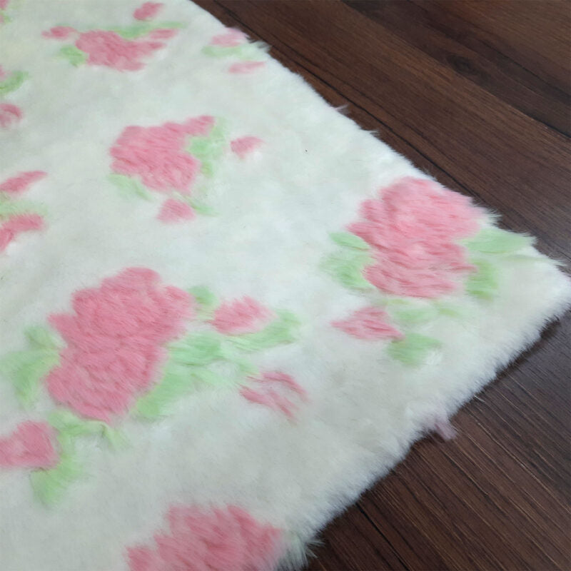 Soft Shaggy Premium Super Soft Luxury Rugs Faux Fur – Flowers on White Fur – Avioni Carpets
