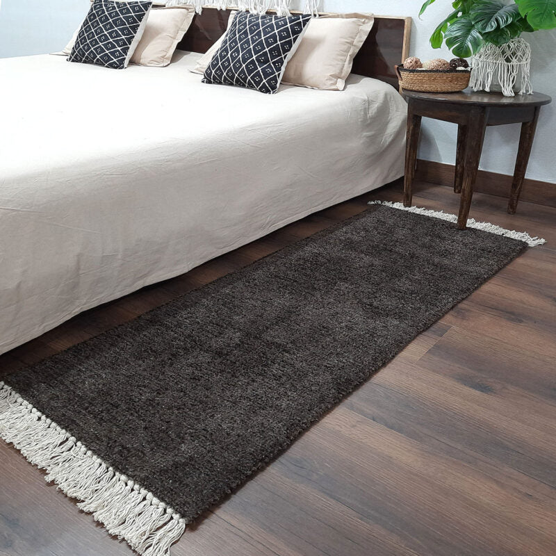 Avioni Handloom Washable Brown Solid Premium Bedside Carpet (55cm x 137cm (~22″ x 55″))