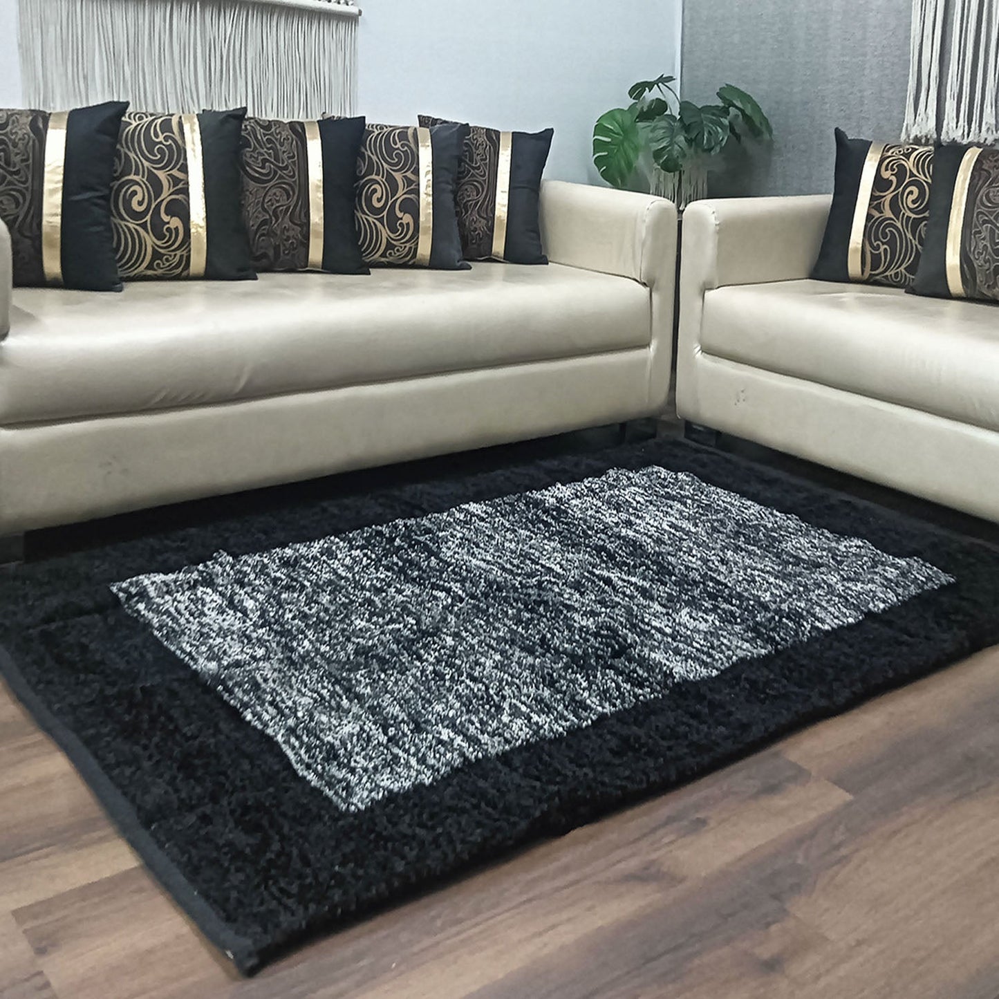 Avioni Handloom Cut Shuttle Rugs / Heavy Durry by Master Artisans | Feather like Luxurious Silk Soft Touch | Home Washable | Border Design in Black and White | Reversible