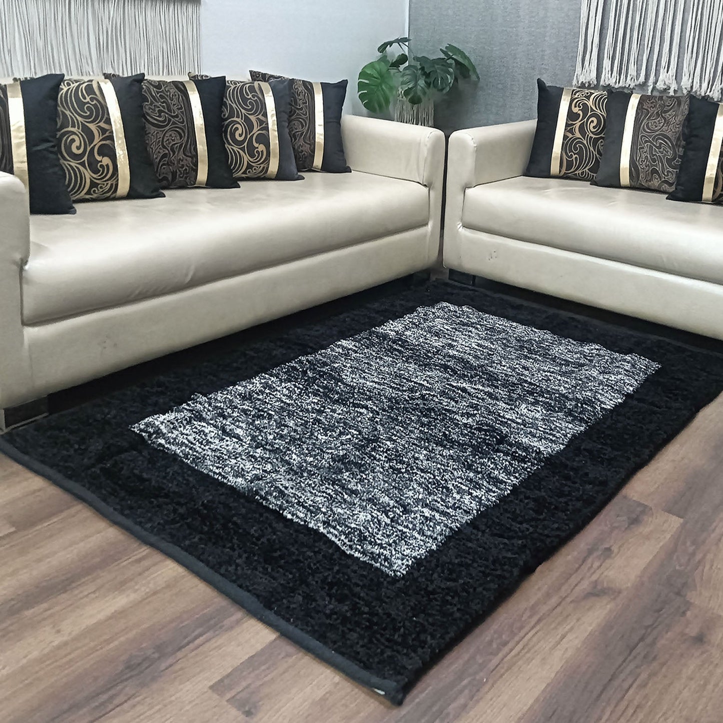 Avioni Handloom Cut Shuttle Rugs / Heavy Durry by Master Artisans | Feather like Luxurious Silk Soft Touch | Home Washable | Border Design in Black and White | Reversible