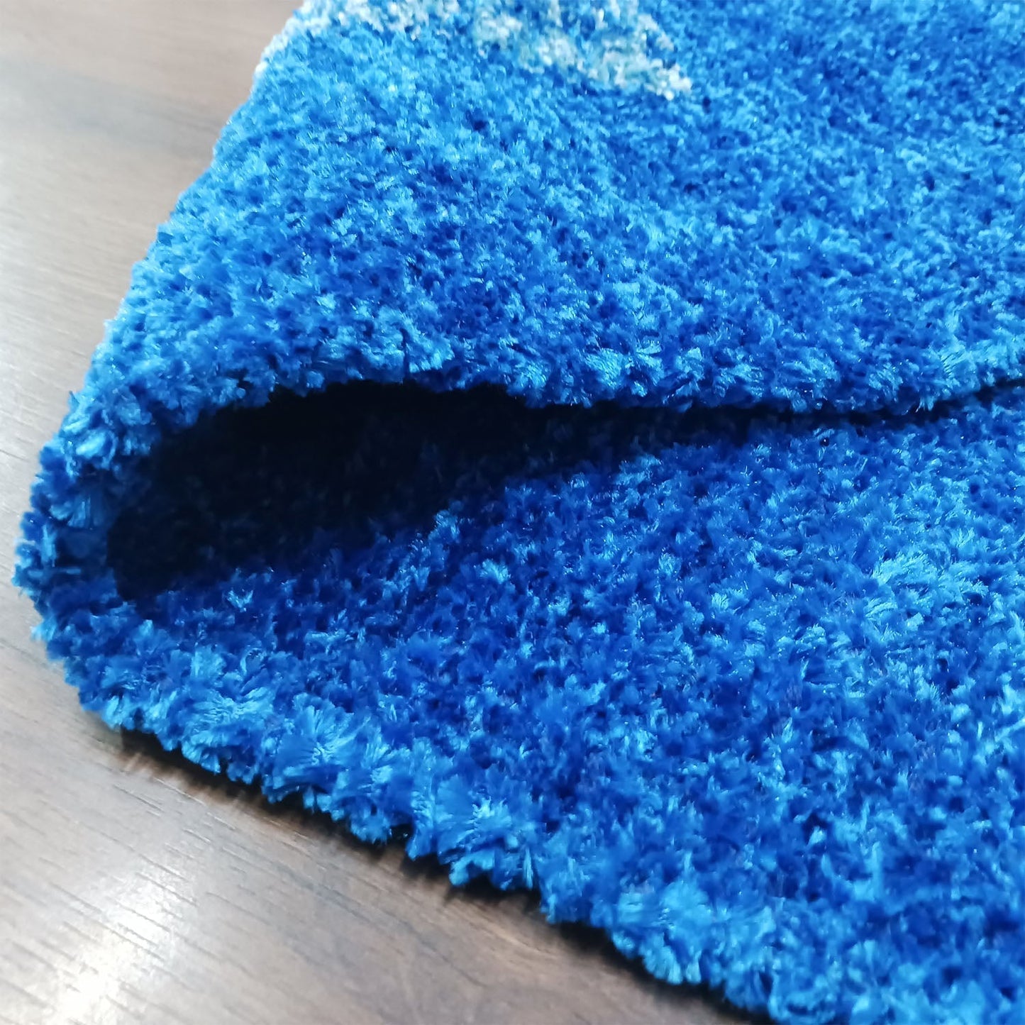 Avioni Handloom Rugs | Master Artisans Work | Feather like Luxurious Silk Soft Touch | Home Washable | Blue White Design | Reversible - 90cm x 150cm (~3feet x 5feet)